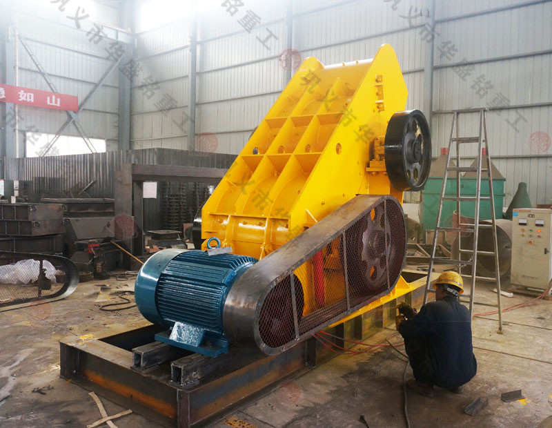 無(wú)篩底雙級(jí)破碎機(jī)