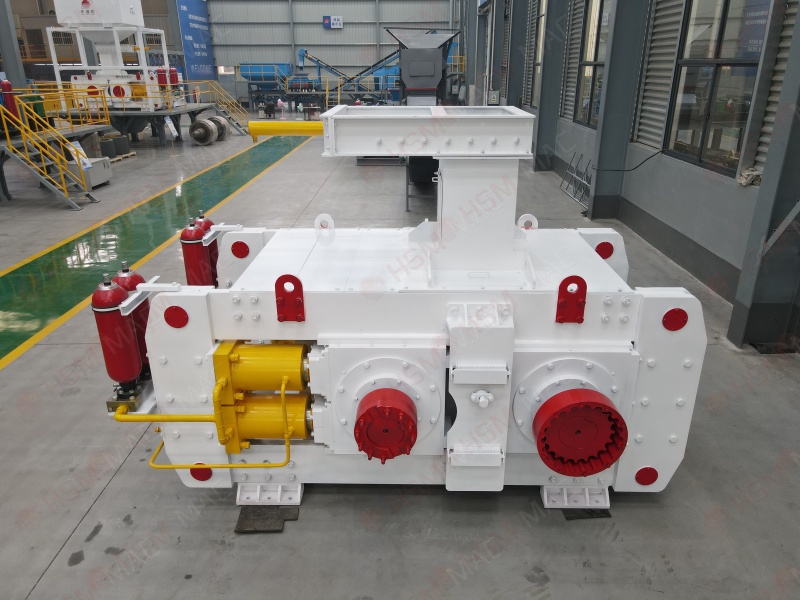 華盛銘高壓輥磨機：輥皮壽命長、振動小，滿足水泥熟料24小時連續(xù)粉磨
