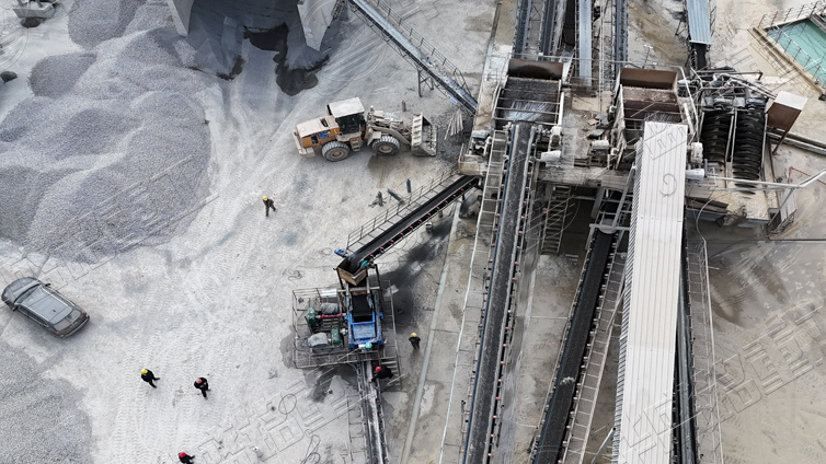 全液壓對(duì)輥破碎機(jī) 全液壓對(duì)輥破碎機(jī)