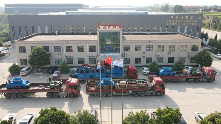 時(shí)產(chǎn)120噸對(duì)輥制砂機(jī)